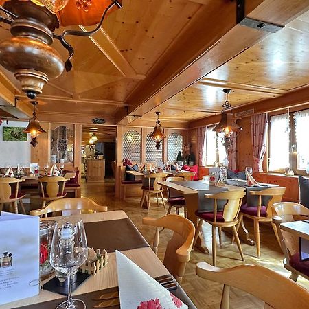 Hotel Hirschen Menzenschwand-Hinterdorf Buitenkant foto