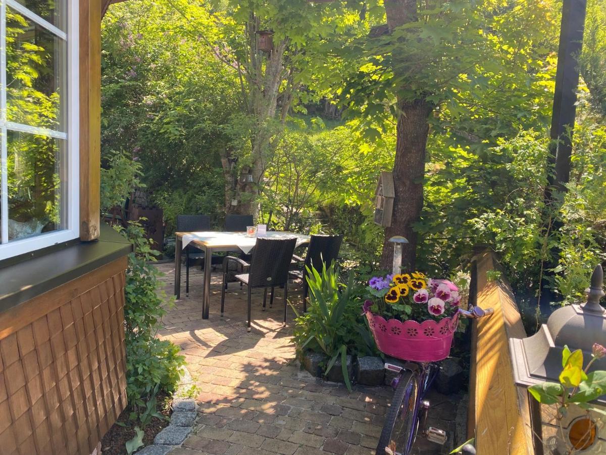Hotel Hirschen Menzenschwand-Hinterdorf Buitenkant foto
