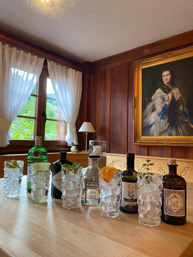 Hotel Hirschen Menzenschwand-Hinterdorf Buitenkant foto