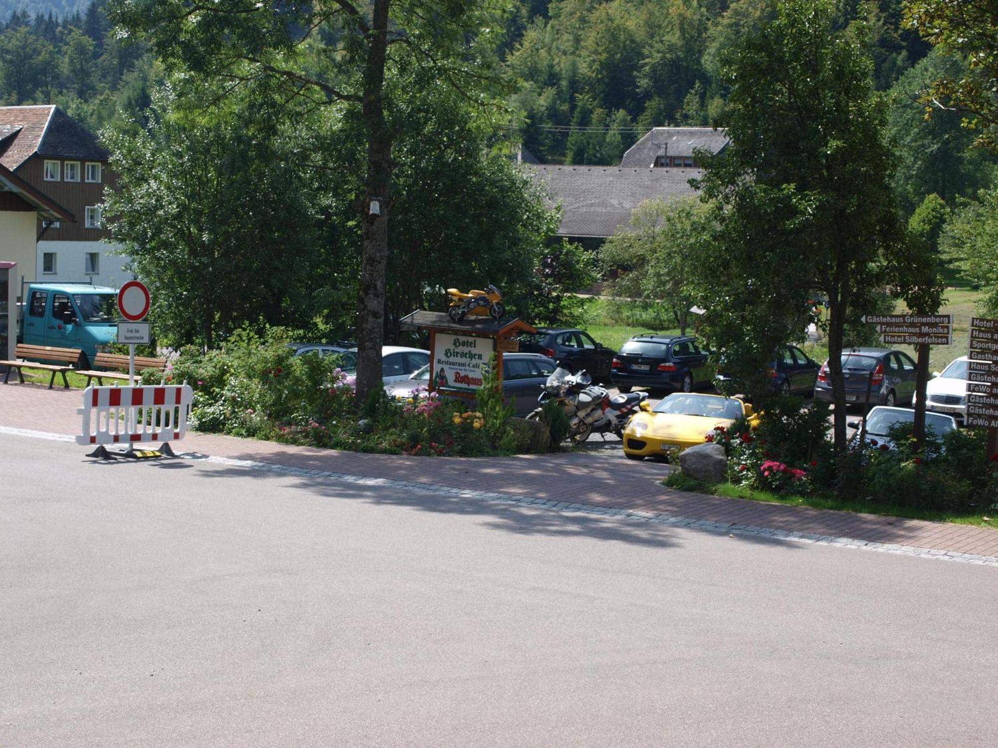 Hotel Hirschen Menzenschwand-Hinterdorf Buitenkant foto