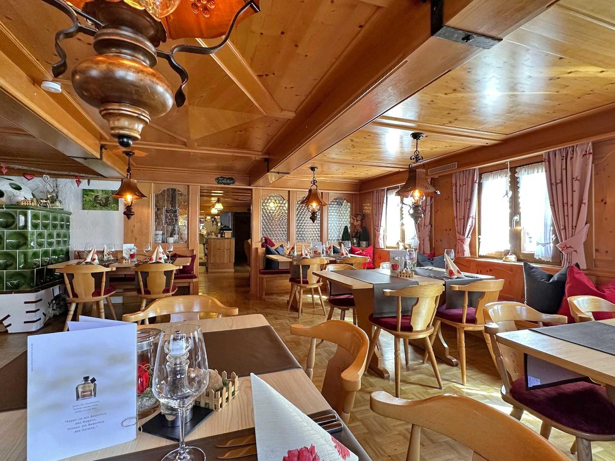 Hotel Hirschen Menzenschwand-Hinterdorf Buitenkant foto