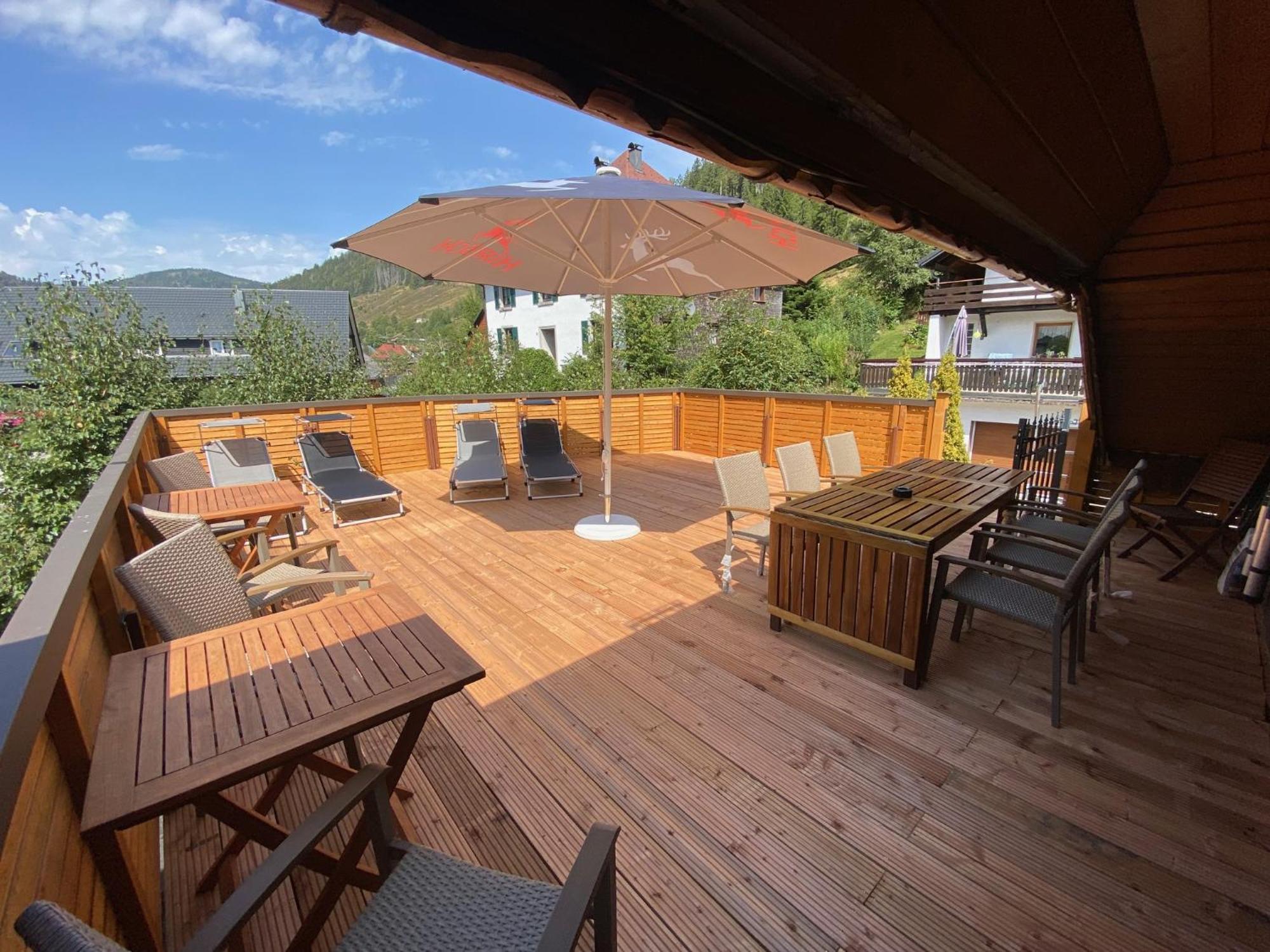 Hotel Hirschen Menzenschwand-Hinterdorf Buitenkant foto